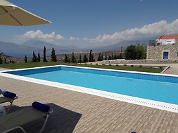 New Beautiful Complex With Villa's and App, Big Pool, Stunning Views, 