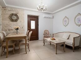New Beautiful Complex With Villa's and App, Big Pool, Stunning Views, 