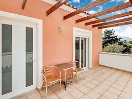 Villa in Kalamitsi Near White Mountains