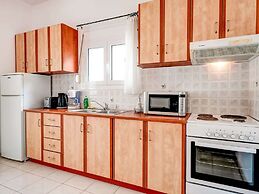 Villa in Kalamitsi Near White Mountains