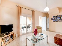 Villa in Kalamitsi Near White Mountains