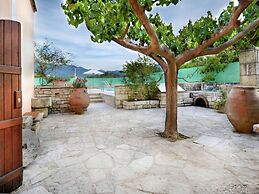 Villa in Crete With Vineyard Experience