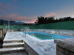 Villa in Crete With Vineyard Experience