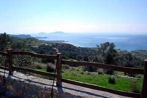 Villa in Agia Triada With Pool & Near Beach