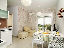 Villa in Agia Triada With Pool & Near Beach