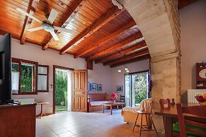 Beautiful Villa, Private Pool, Sleeps 6, Prines in Rethymnon, Crete NW