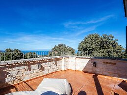 Villa in Prines With White Mountains View