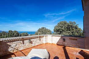 Villa in Prines With White Mountains View