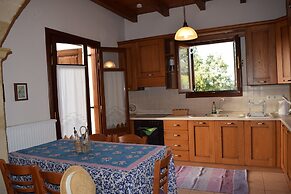 Villa in Prines With White Mountains View