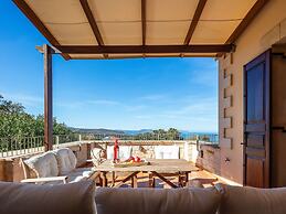 Villa in Prines With White Mountains View