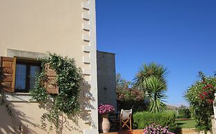 Villa in Prines With White Mountains View