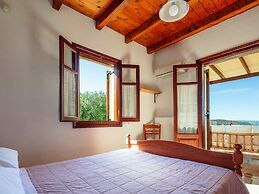 Villa in Prines With White Mountains View