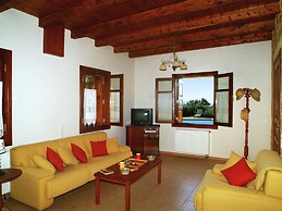 Villa in Prines With White Mountains View