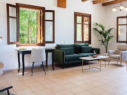 Villa in Prines With White Mountains View