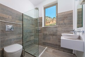 Villa in Rhodes With Infinity Pool & Sea Views