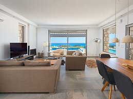 Villa in Rhodes With Infinity Pool & Sea Views