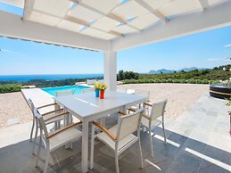 Villa in Rhodes With Infinity Pool & Sea Views