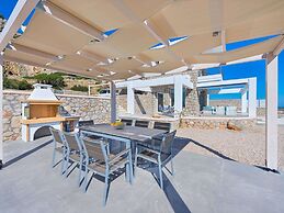 Villa in Rhodes With Infinity Pool & BBQ
