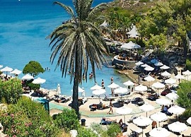 Villa in Rhodes With Infinity Pool