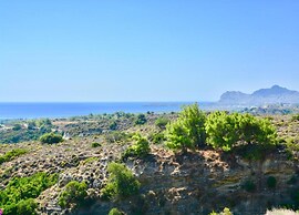 Villa in Rhodes With Infinity Pool