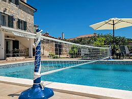 Modern Villa in Grohote With Pool