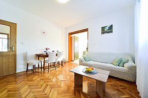 Apartment in Slivnica With Private Pool