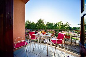 Apartment in Slivnica With Private Pool