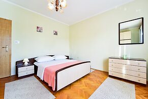Apartment in Slivnica With Private Pool