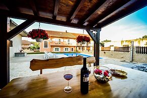 Apartment in Slivnica With Private Pool