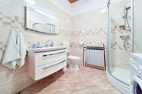 Apartment in Slivnica With Private Pool