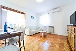 Apartment in Slivnica With Private Pool