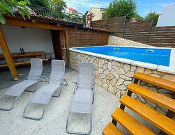 Studio Apartment With Swimming Pool & Sea View