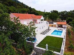 Villa in Gruda With Private Pool