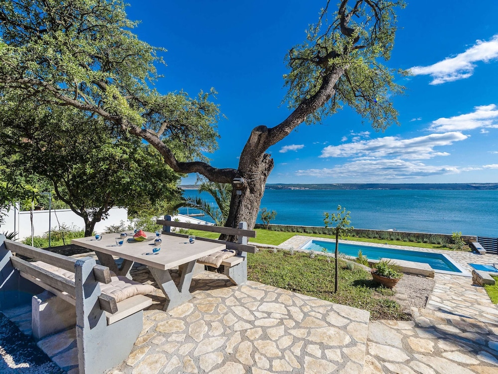 Maslenica Pool Villa With Charm