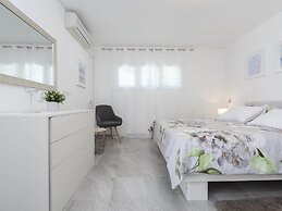 Maslenica Pool Villa With Charm