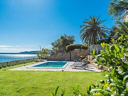 Maslenica Pool Villa With Charm