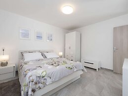 Maslenica Pool Villa With Charm