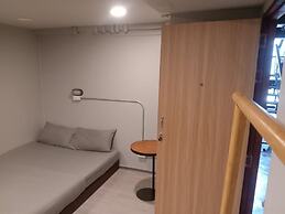 BED STATION HOSTEL KHAOSAN