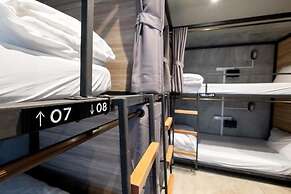 BED STATION HOSTEL KHAOSAN