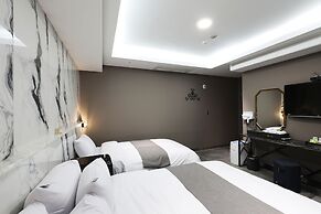 El Tower Hotel