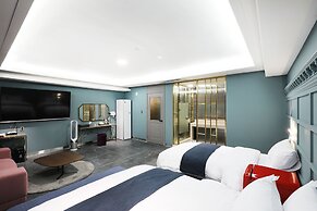 El Tower Hotel