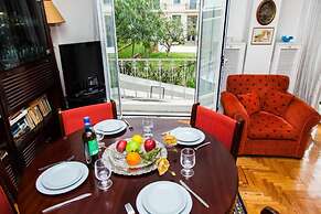 Vintage Apartment in Downtown Athens