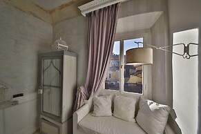 White Home by Mmega