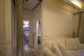 White Home by Mmega