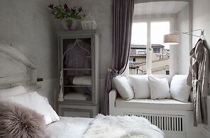 White Home by Mmega