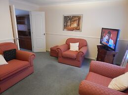 Cherry Palace 3 BD Parking Spaces groups