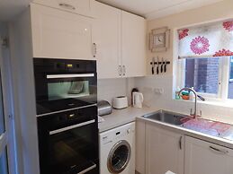 Cherry Palace 3 BD Parking Spaces groups