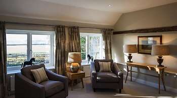 Cowdray Lodge