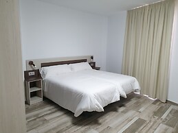 Mesón-Hostal La Cabaña