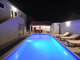Sea View Villa in Cara